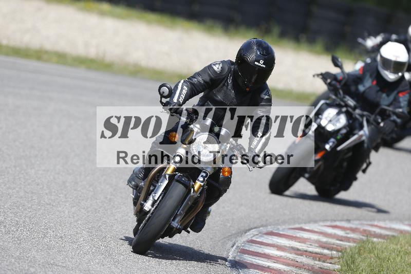 /Archiv-2025/09 22.04.2025 Cornu Master School ADR/gruen-vert/23